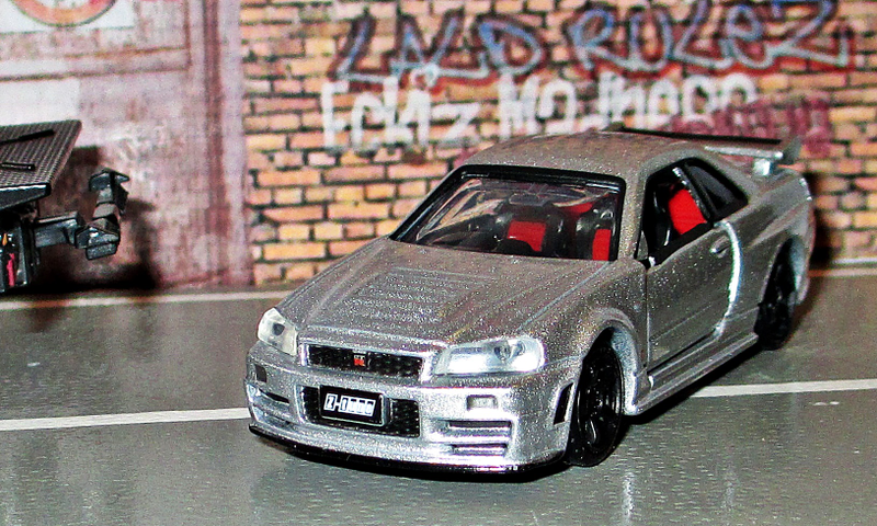Illustration for article titled Land of the Rising Sun-Day: New Tomica Premium Skyline, RX7 and Morita